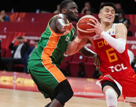 首秀17+9太惊艳!郭艾伦率男篮战劲敌 中国移动5G为中国队打call