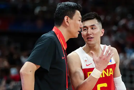 首秀17+9太惊艳!郭艾伦率男篮战劲敌 中国移动5G为中国队打call