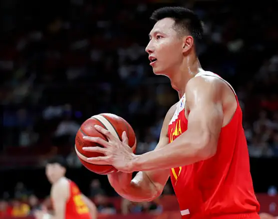 首秀17+9太惊艳!郭艾伦率男篮战劲敌 中国移动5G为中国队打call