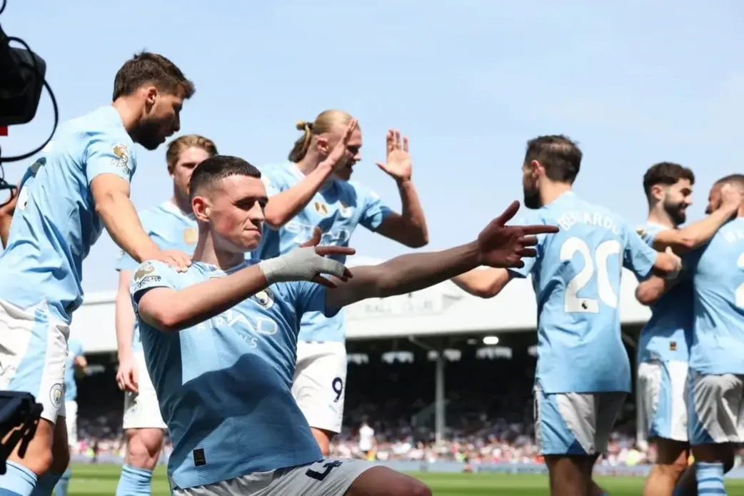 反超,登顶!格侍卫梅开二度,福登小蜘蛛建功,曼城4:0富勒姆