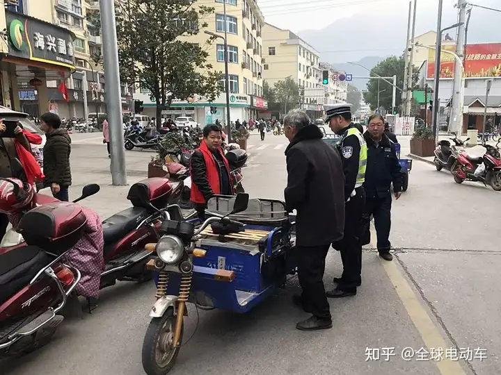 5月起,多地严查电动车、三轮车、四轮车6种行为,2种涉及扣车