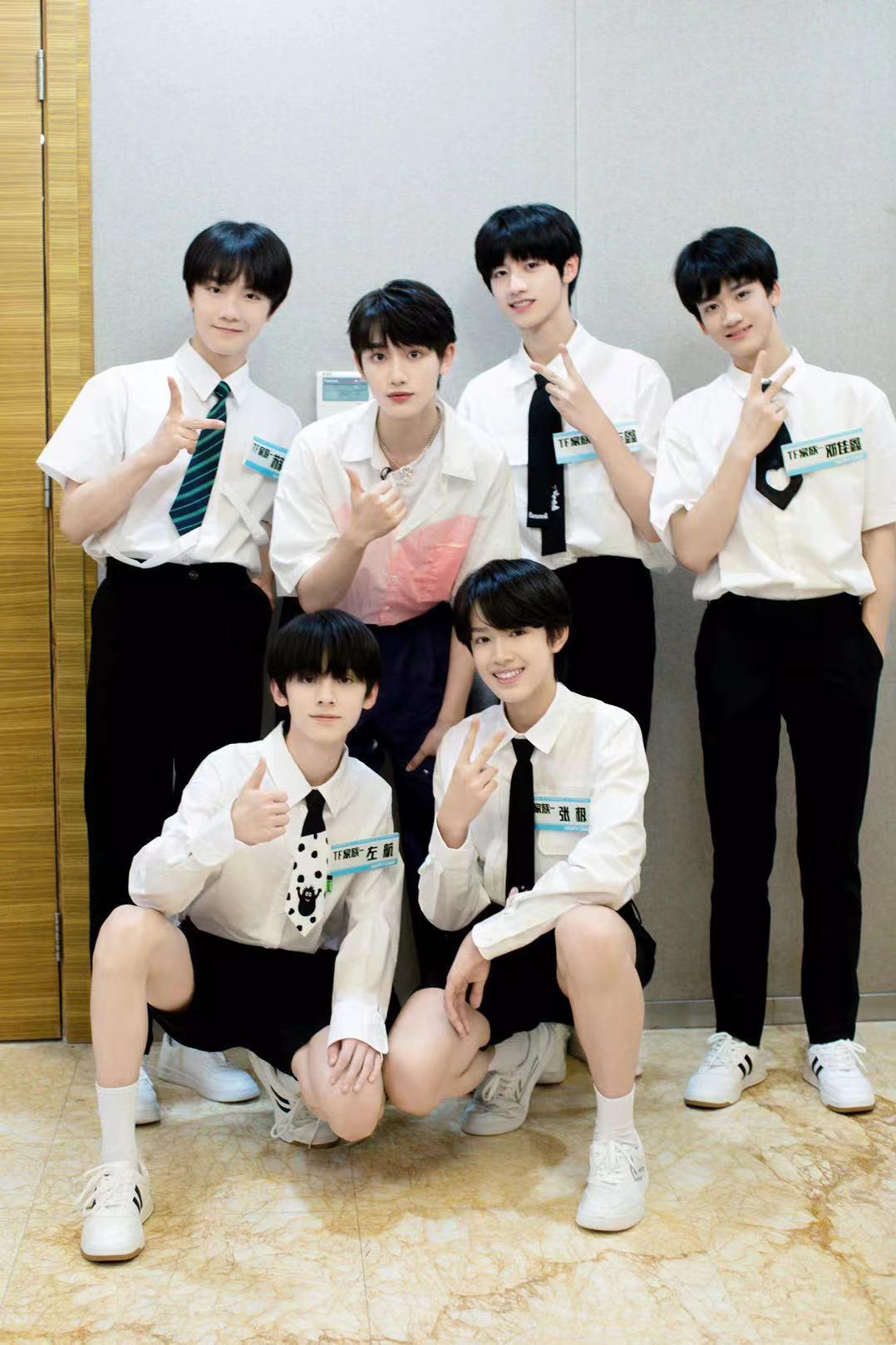 TF三代为祖国母亲庆生,有师兄时代少年团和TFBOYS的使命感了