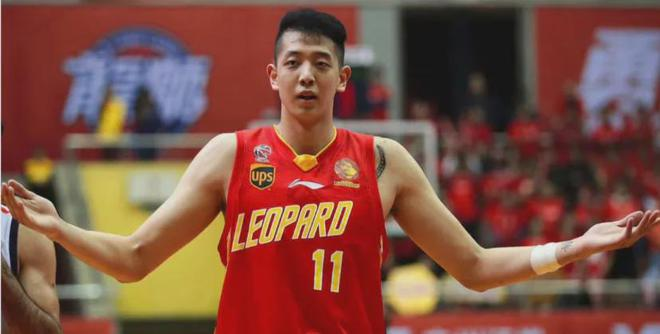 沈梓捷恭贺易建联提新车!赵继伟调侃沈梓捷拉菲梗,中国男篮出征