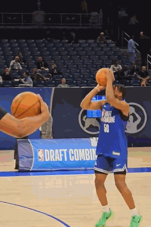 原创 佩林卡观看布朗尼试训:三分第2最高纵跳第6 飞身暴扣真像詹姆斯