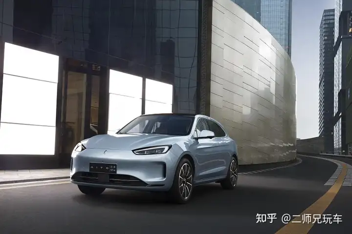 两种风格,两种动力,问界M9曝光,华为能不能玩转50万元的豪车?