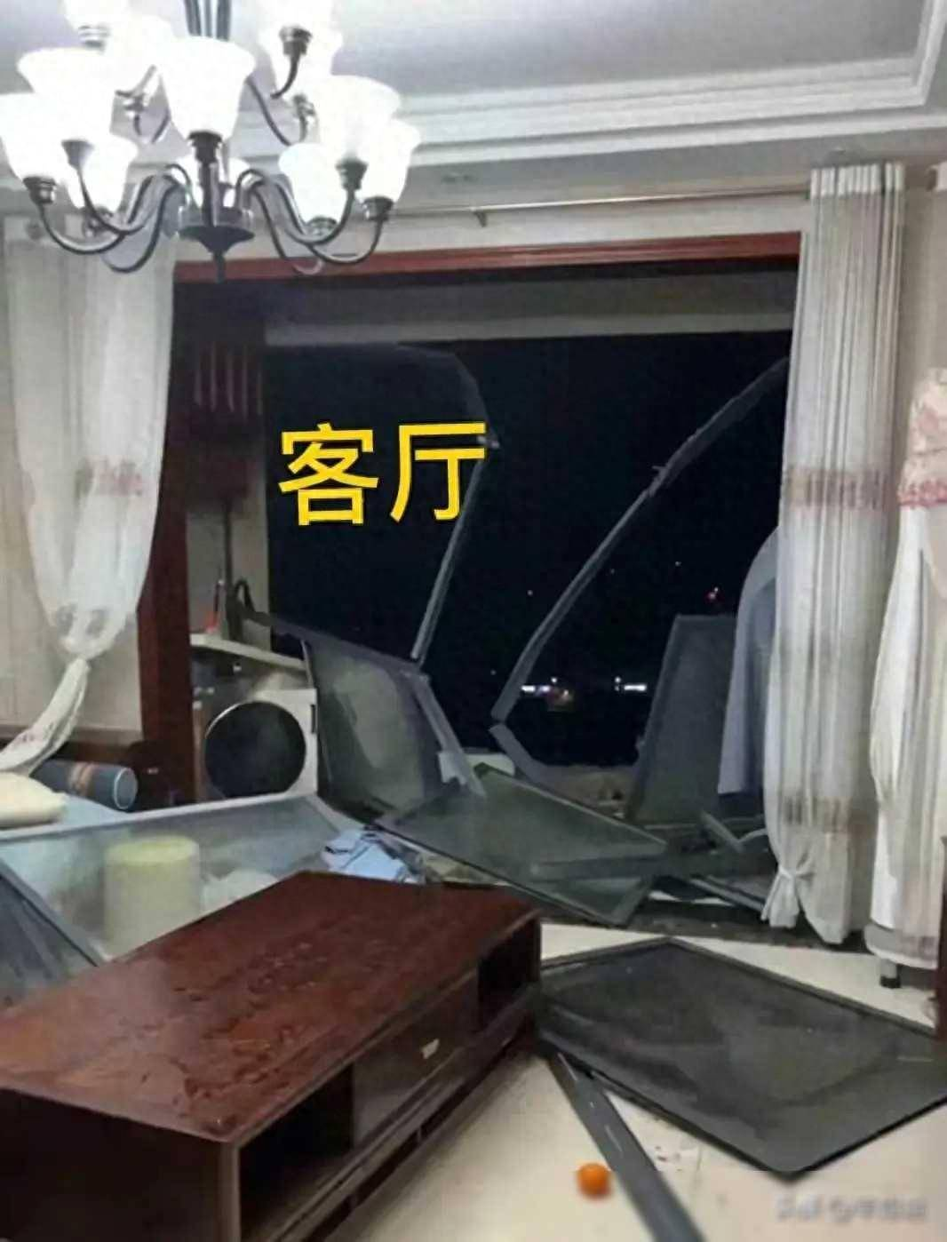 人在家中被大风刮走,原因找到了,是天灾或人祸?好多人开始担心