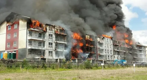 这不是灾难片,也不是中东战争,而是几天前真实发生的事情……