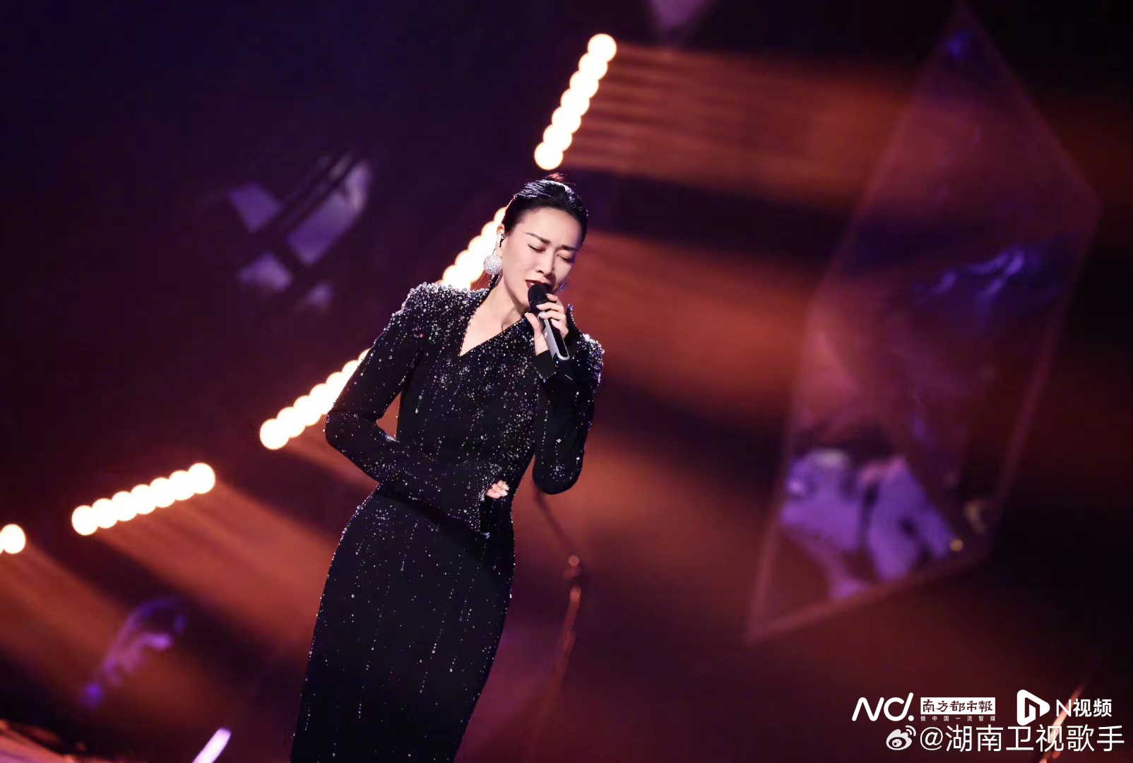 歌手比赛“破防”的却是观众?《歌手2024》含梗量太高了