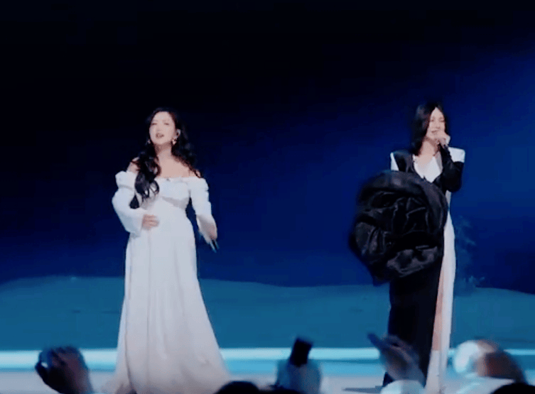 《乘风2024》舞台上的尚雯婕与何洁,合唱表演有何亮点?