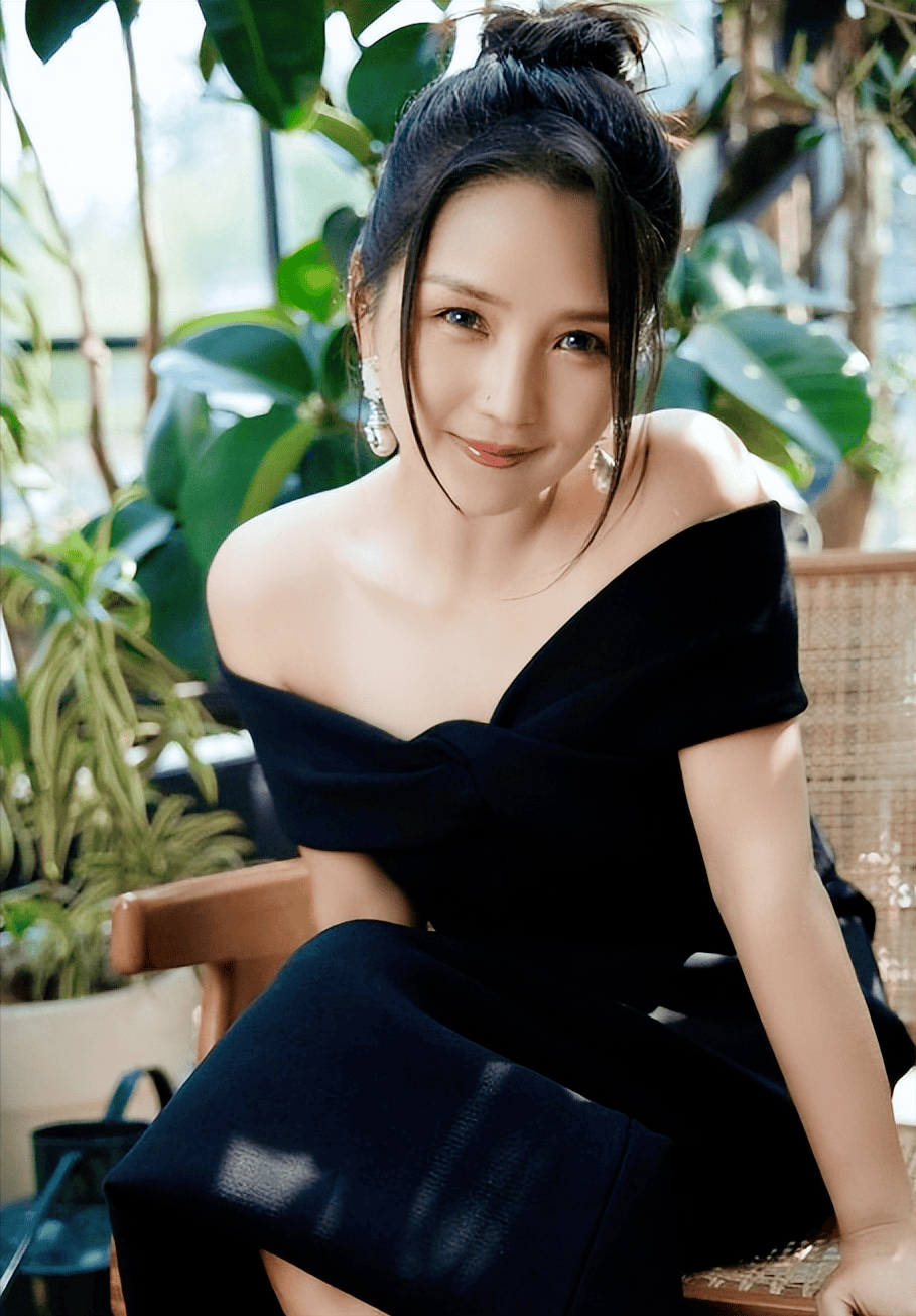 《乘风2024》舞台上的尚雯婕与何洁,合唱表演有何亮点?