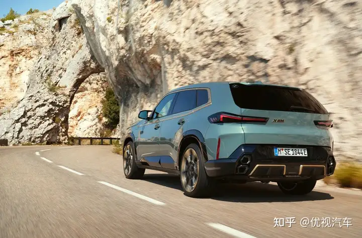 宝马XM官图正式发布,霸气造型强劲动力,4.3秒可破百