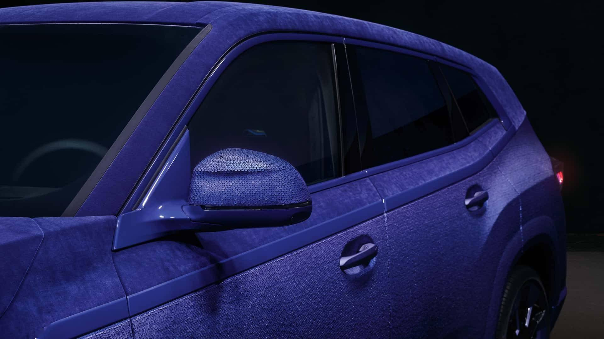 宝马携手超模打造 XM 特别版,车身覆盖紫色天鹅绒