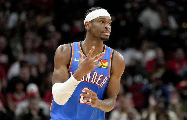 原创 亚历山大打破季后赛纪录,雷霆遭逢失利