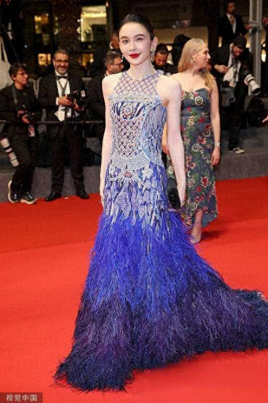 赵樱子亮相戛纳红毯 大气美艳颇有异域风情