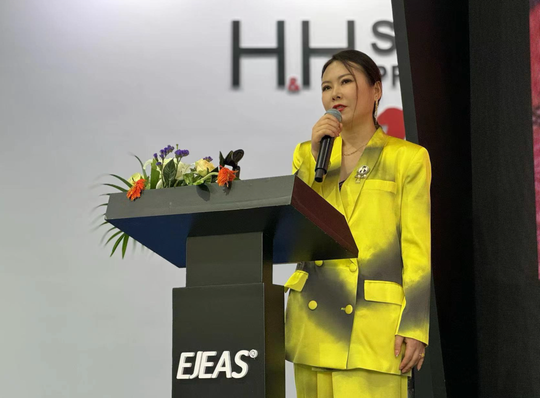 我又剁手了,2024北京摩展现场入手爱骑仕Q8蓝牙耳机