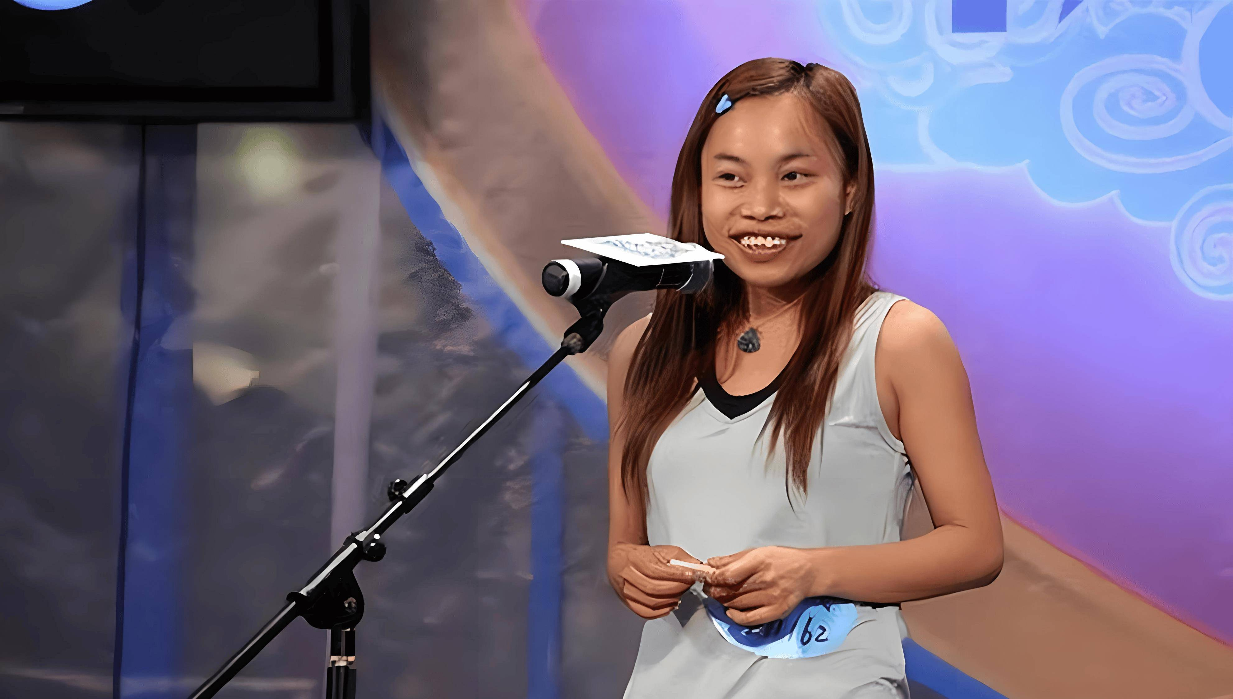 网红凤姐美国被偶遇,坐公交车生活节俭,身材臃肿体重近200斤