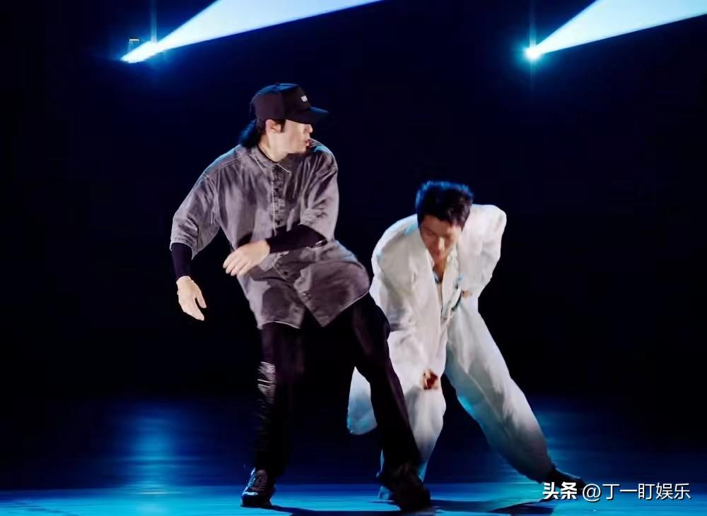 《披哥3》10组初舞台,0713得分第1,说唱组最嗨,舞蹈组评分略低