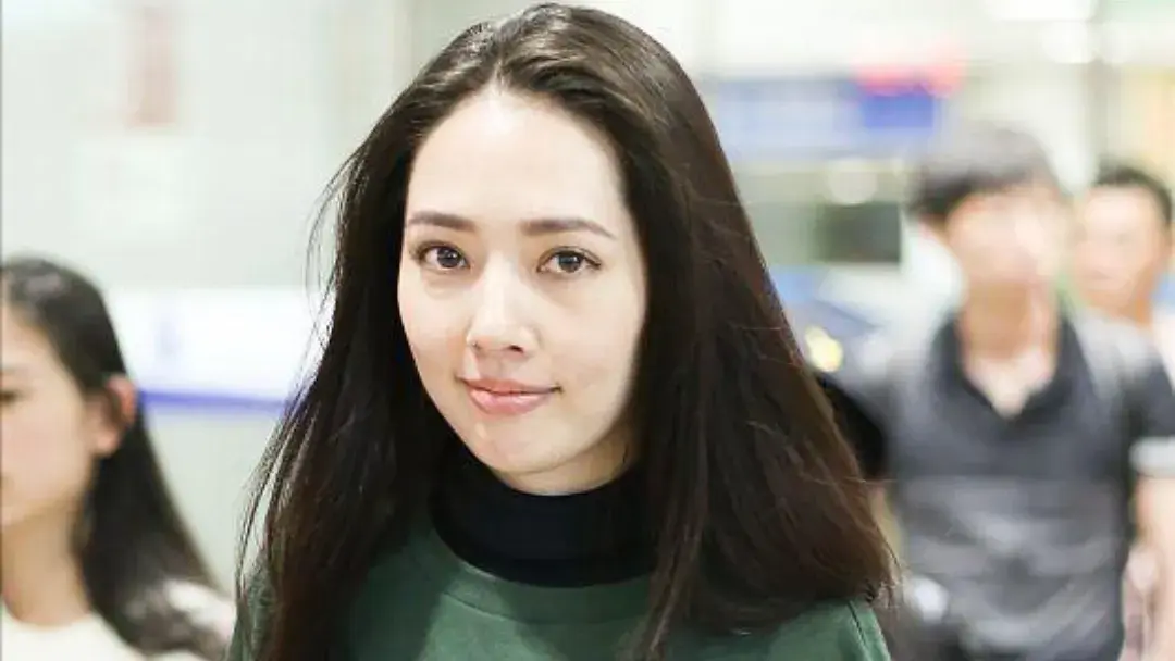 郭碧婷直播真实挑战:关掉美颜,展现自然之美