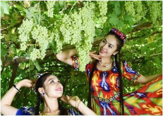 旅游: 中国天黑时间最晚的地方新疆, 十点之后天还是亮的,