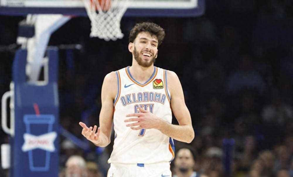 原创 亚历山大:霍姆格伦很特别 我们整个赛季都在见识这一点