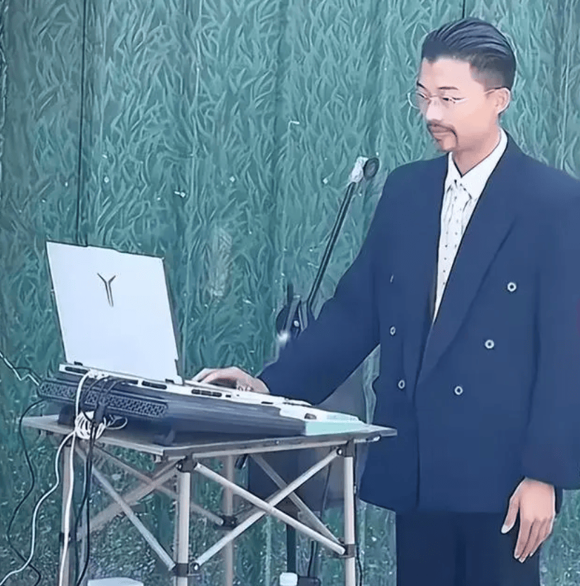 原创 郭有才早年朋友圈曝光,励志故事激励人心