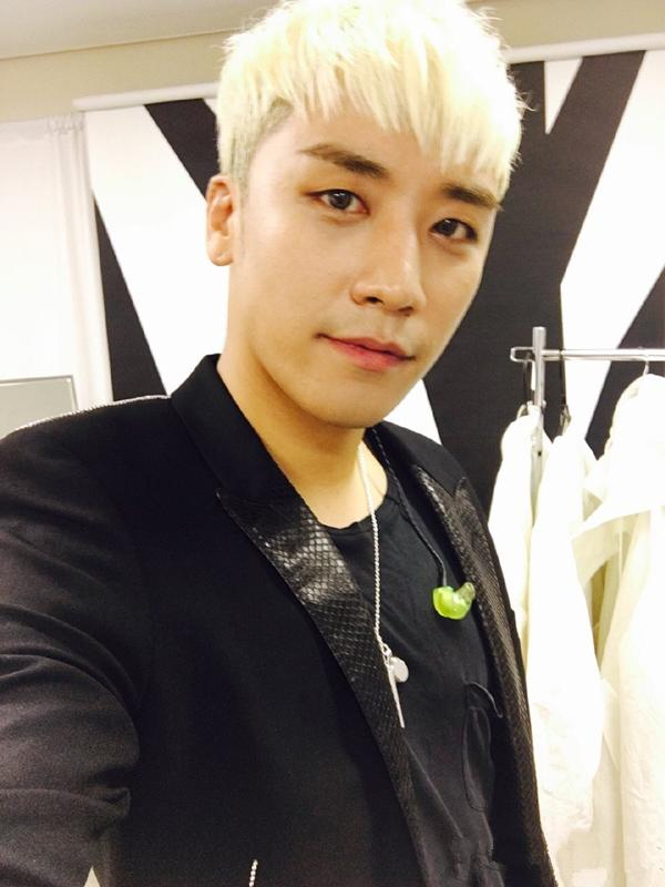 李胜利聚会强行拖拽女性视频曝光 两人体力悬殊画面惊悚