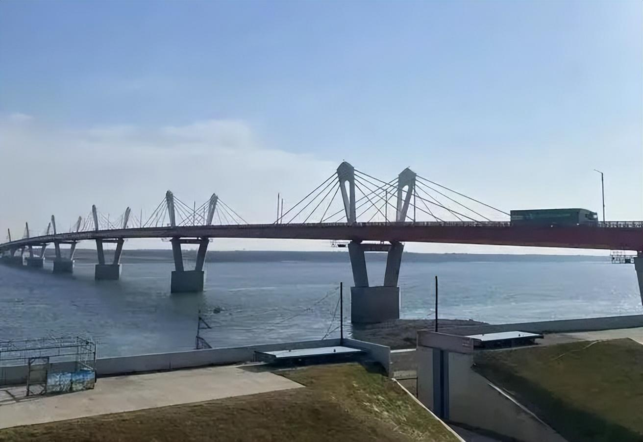 组团出国吃早餐:涌入东北黑河的俄罗斯老铁,成为新的流量密码