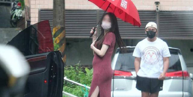 原创 欧弟第三次当爸爸,女友怀孕5个月,前妻新恋情不断,欧弟回应!