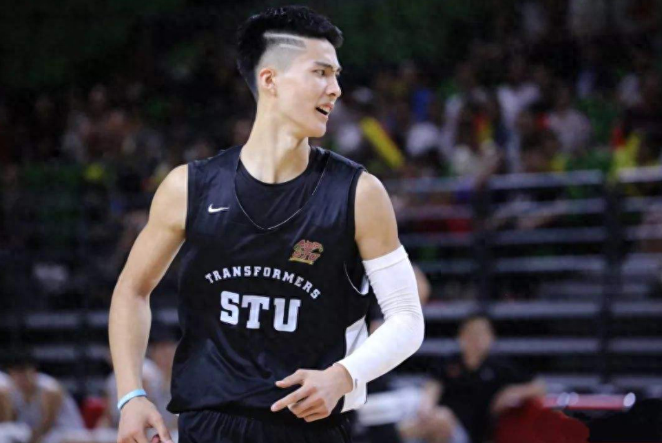 2点决定朱松玮大概率加盟 广东除续约周琦还需咋做才能抗衡辽篮?