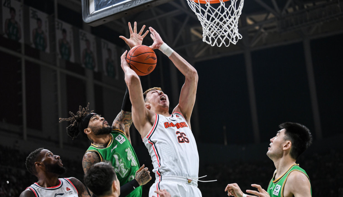 2点决定朱松玮大概率加盟 广东除续约周琦还需咋做才能抗衡辽篮?