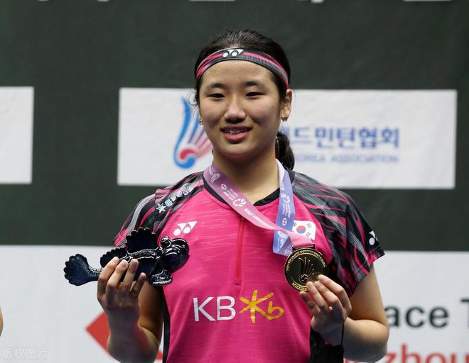 大爆冷!国羽小将王祉怡2:1淘汰安洗莹晋级决赛,与山口茜争冠