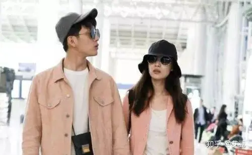 一直被质疑假恋爱的倪妮和井柏然真分手了,据说是因为胡歌?