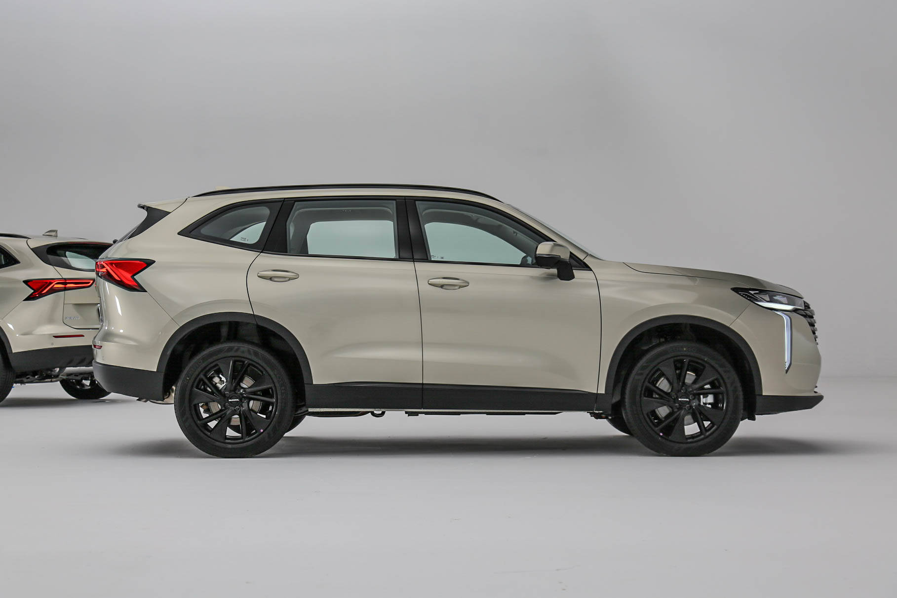 魏建军再次开启直播 驾驶新一代哈弗H6游保定