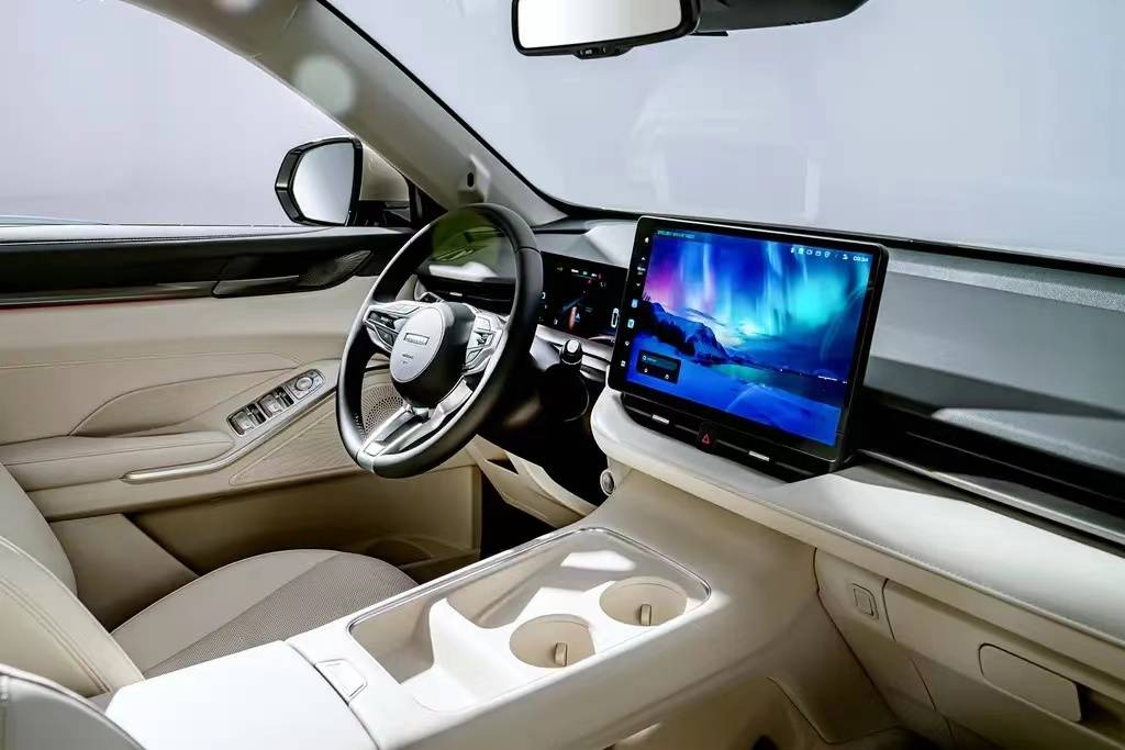 为新一代哈弗H6站台,魏建军再次开启直播,将推出103台新车福利