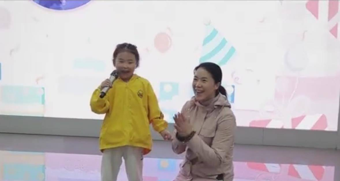 原创 冠军王楠为6岁女儿庆生!生日趴办成运动会,11岁儿子长相帅气