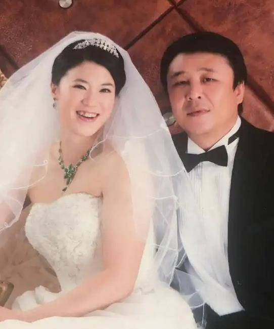 原创 冠军王楠为6岁女儿庆生!生日趴办成运动会,11岁儿子长相帅气