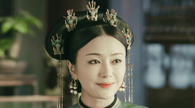 原创 一女子当上皇后,却对老宫女低声下气,据说忍了她有23年