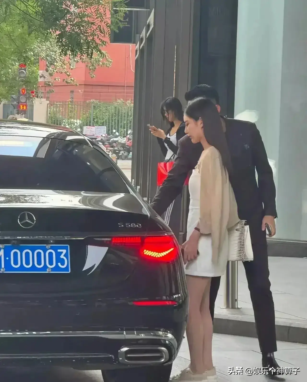 恭喜!汪小菲宣布喜讯,即将与未婚妻领证结婚,网传小梅已经怀孕