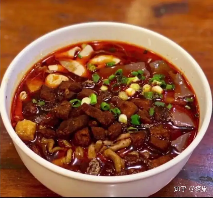 贵阳老面馆拒绝农民工就餐后续来了:已关门倒闭!