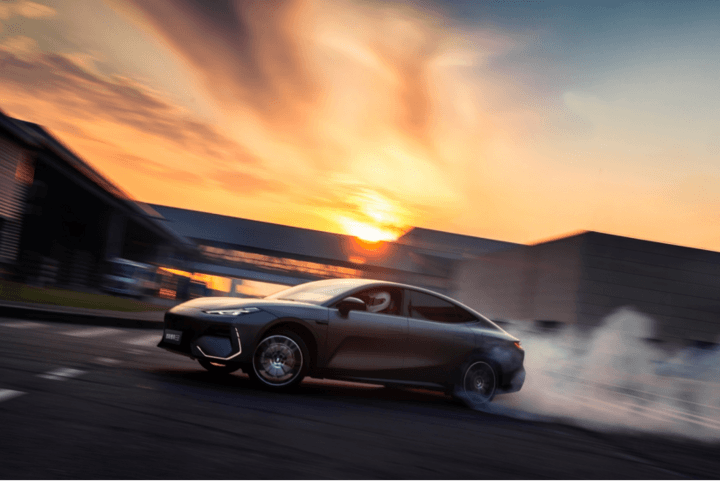 售价16.58w起,吉利银河E8龙腾版正式上市