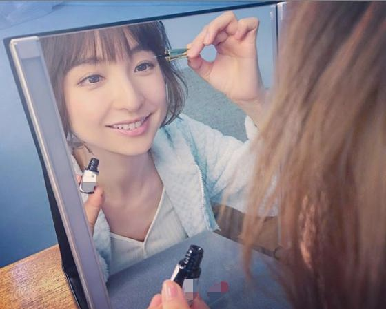前AKB女爱豆官宣生女!曾深陷隆胸疑云,和小3岁老公闪婚速度惊人