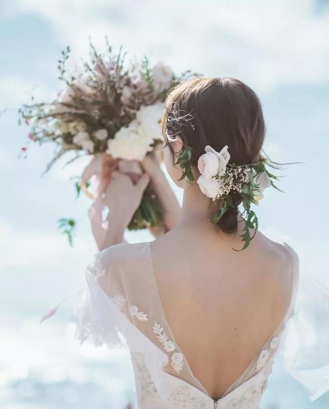 前AKB女爱豆官宣生女!曾深陷隆胸疑云,和小3岁老公闪婚速度惊人
