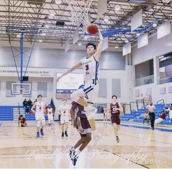 “雏鹰”展翅“点燃”梦想,18岁的曾凡博缘何获巨大关注?