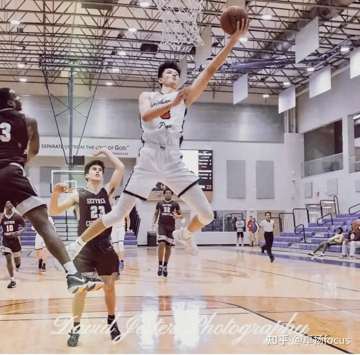 “雏鹰”展翅“点燃”梦想,18岁的曾凡博缘何获巨大关注?