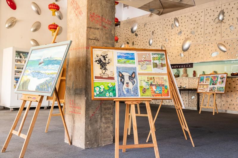 “和你在一起”六一儿童画展在北仓门开展