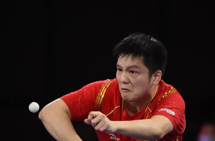 祝贺!樊振东4-1击败日乒名将张本智和,夺得WTT世界杯男单冠军!