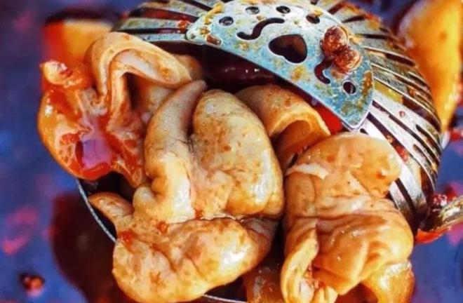 成都有名十大苍蝇馆子之一,环境简陋四处漏风,10多年天天爆满