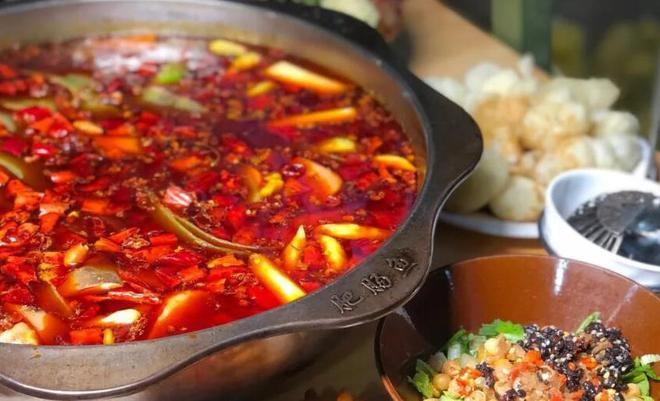 成都有名十大苍蝇馆子之一,环境简陋四处漏风,10多年天天爆满