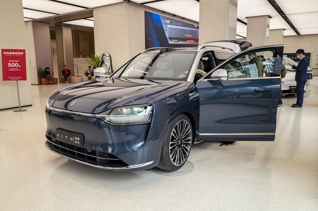 3年亏损200多亿后,华为汽车业务开始赚钱了