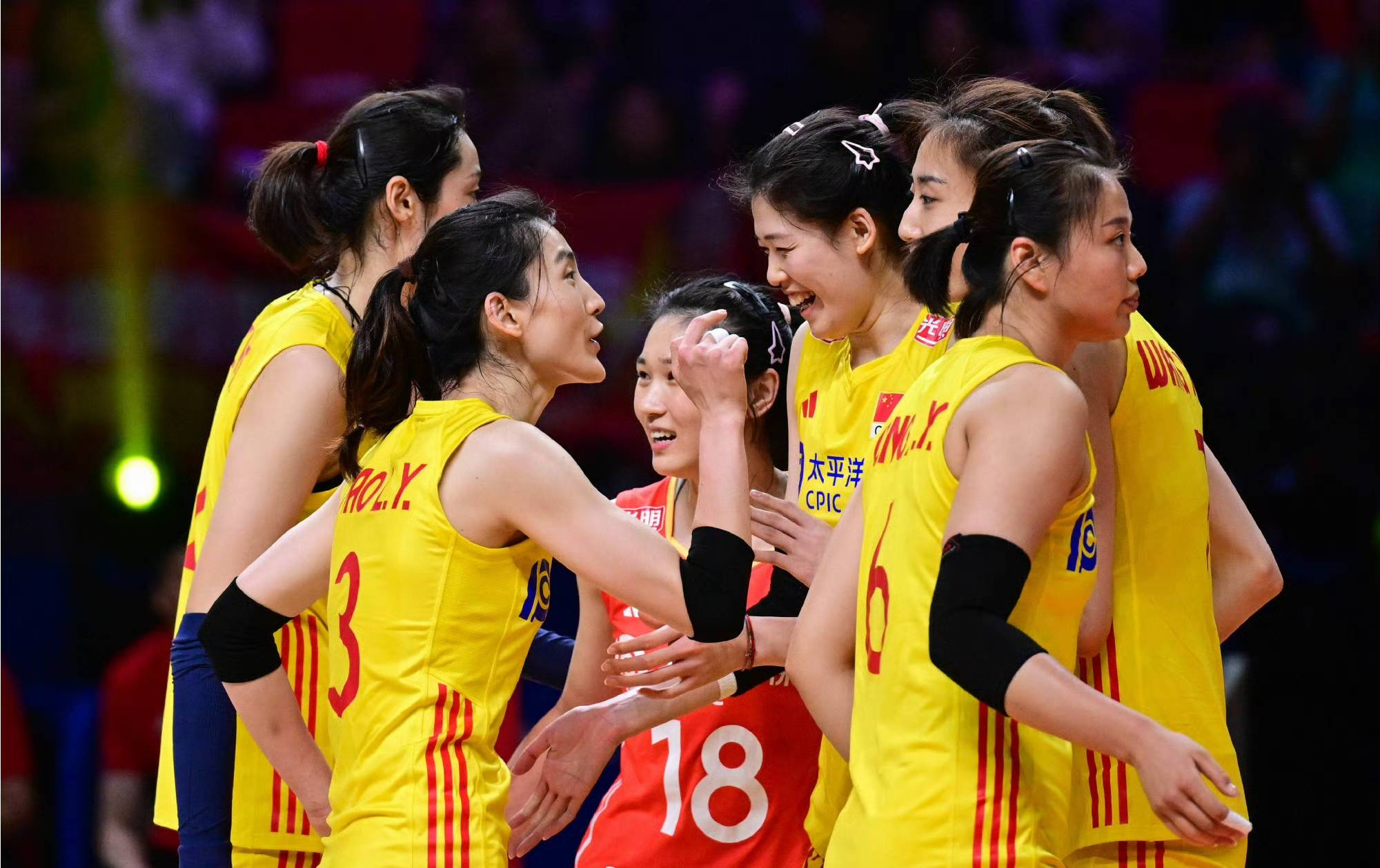 李盈莹朱婷口径一致,让记者去问蔡斌,中国女排两大主攻或有不满